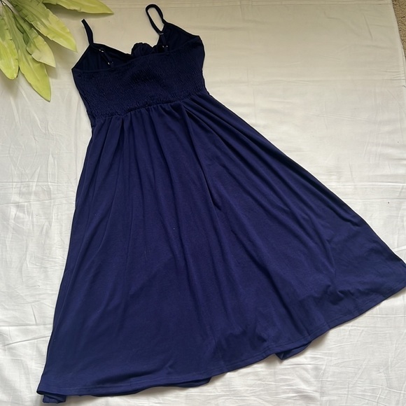 V-neck Midi Spaghetti Straps Backless Summer Sundress with Pockets - Picture 10 of 11